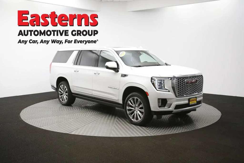 Used 2022 White GMC Denali image 55