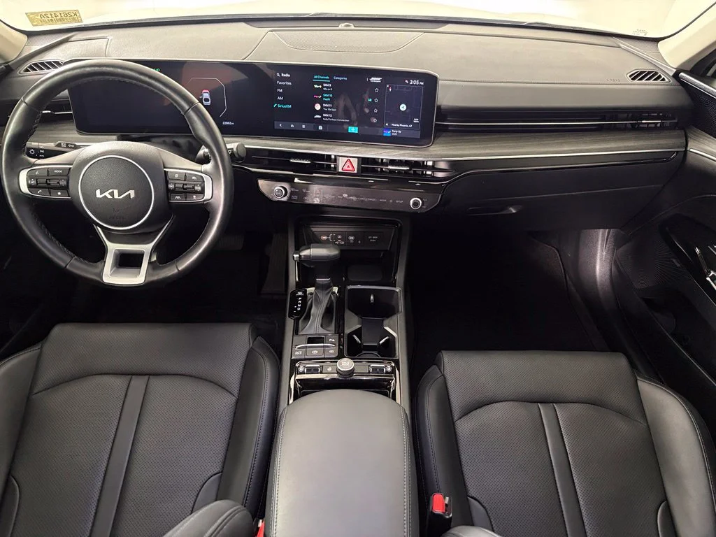 Used 2025 White Kia EX image 31