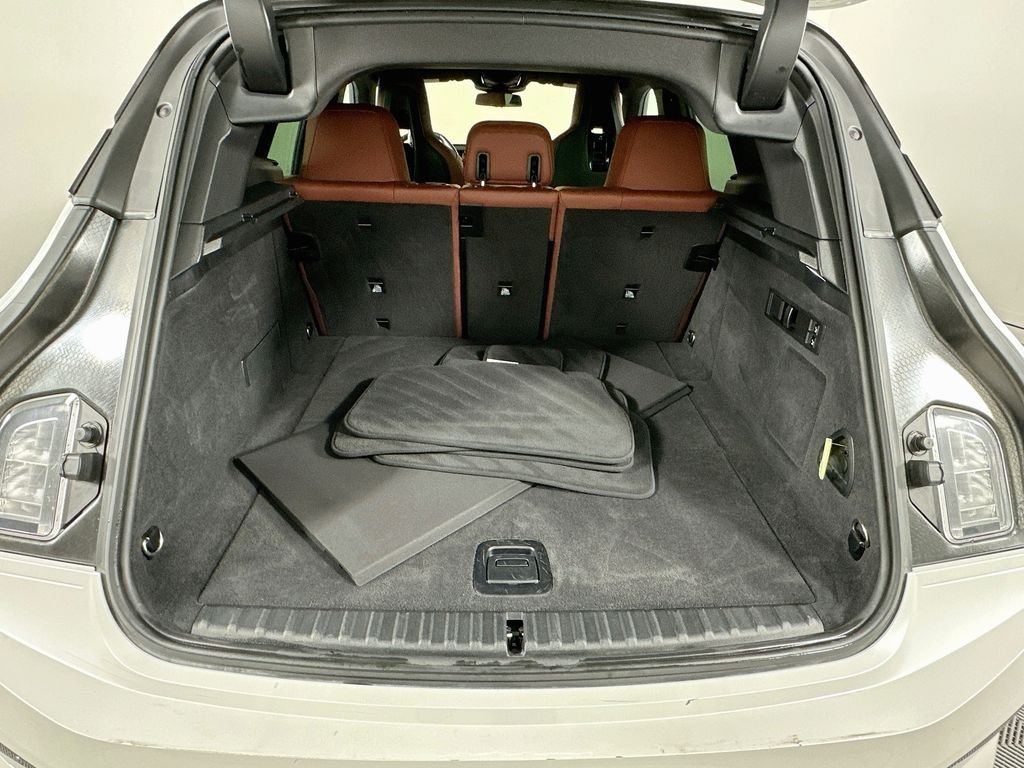 Certified Used 2024 White Metallic BMW xDrive50 image 26