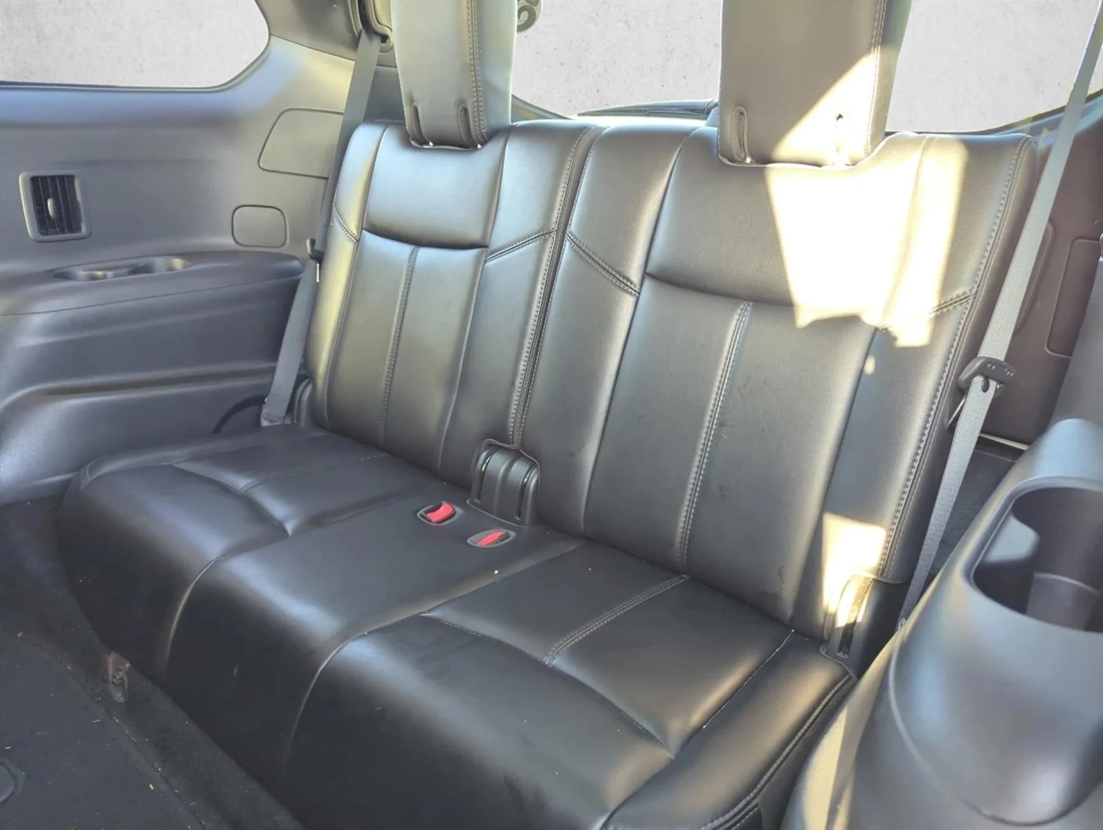 Used 2018 Pearl White Nissan SL image 10