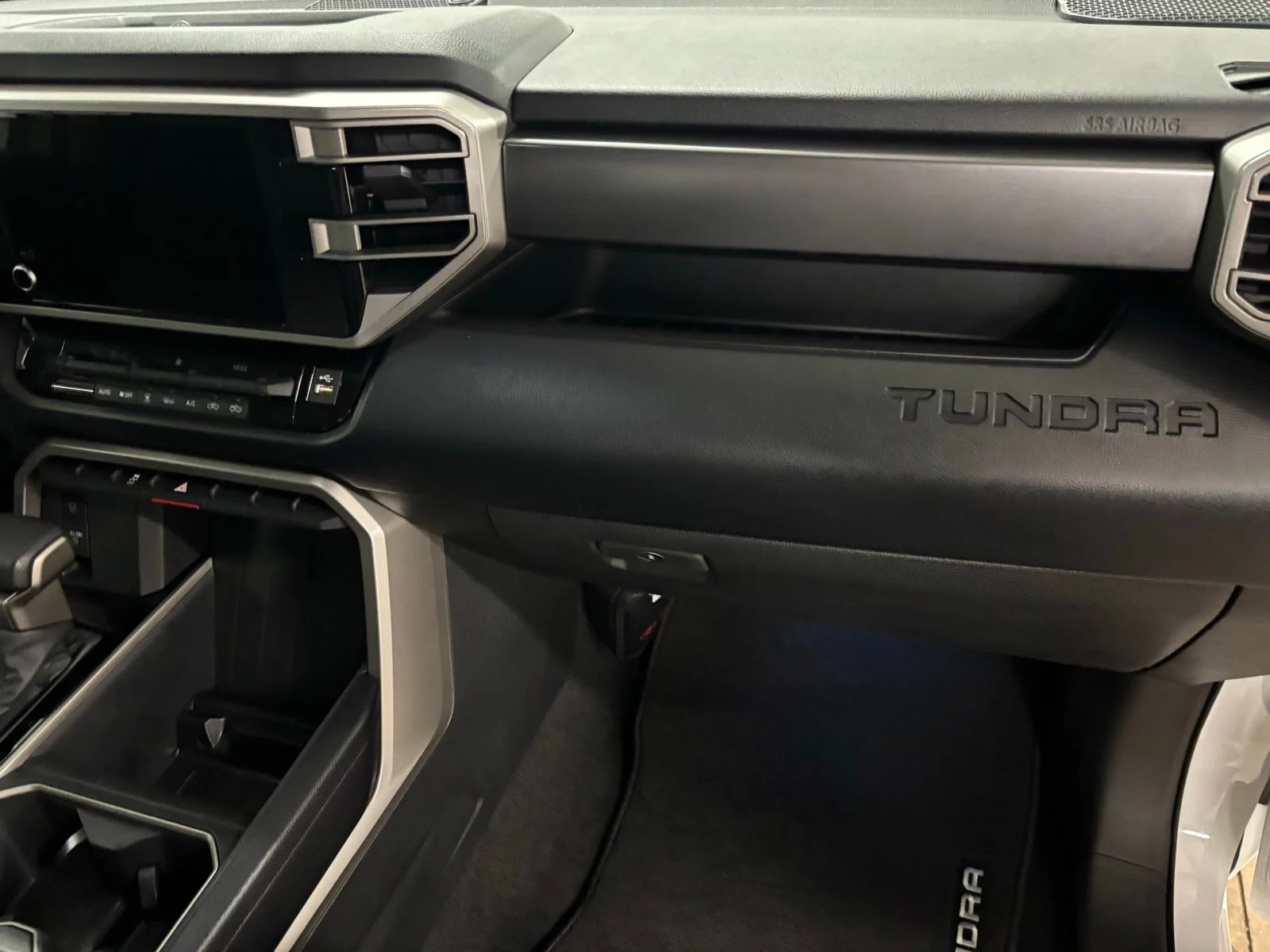 Used 2024 White Toyota SR5 image 19