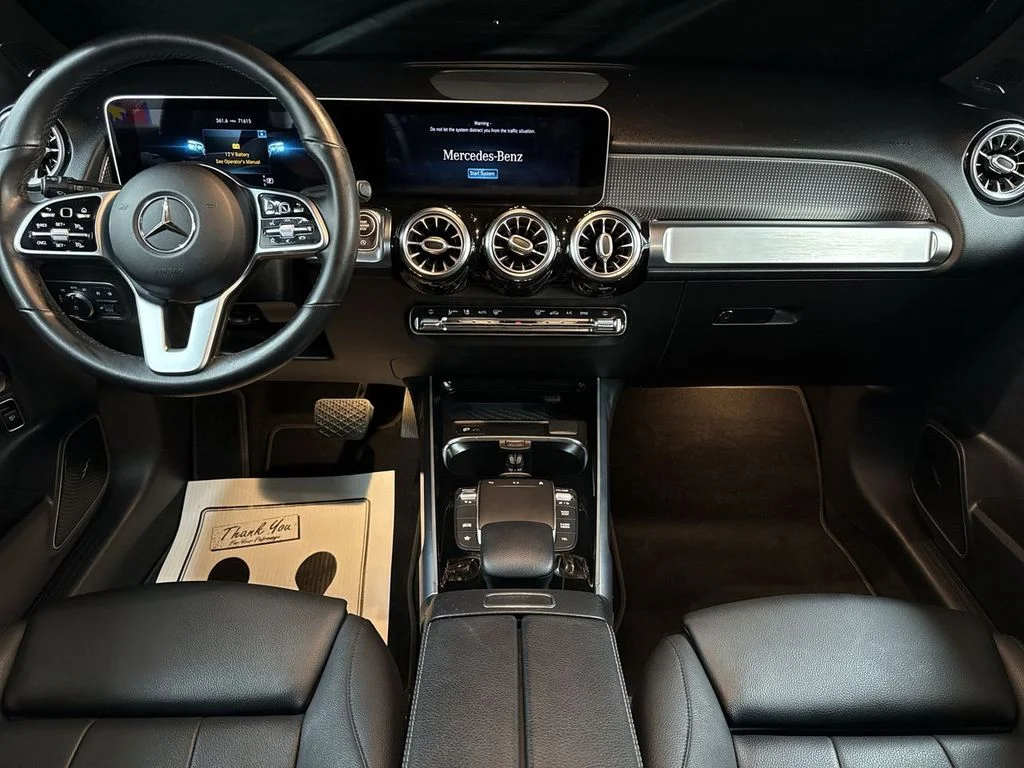 Used 2021  Mercedes-Benz GLB 250 image 26