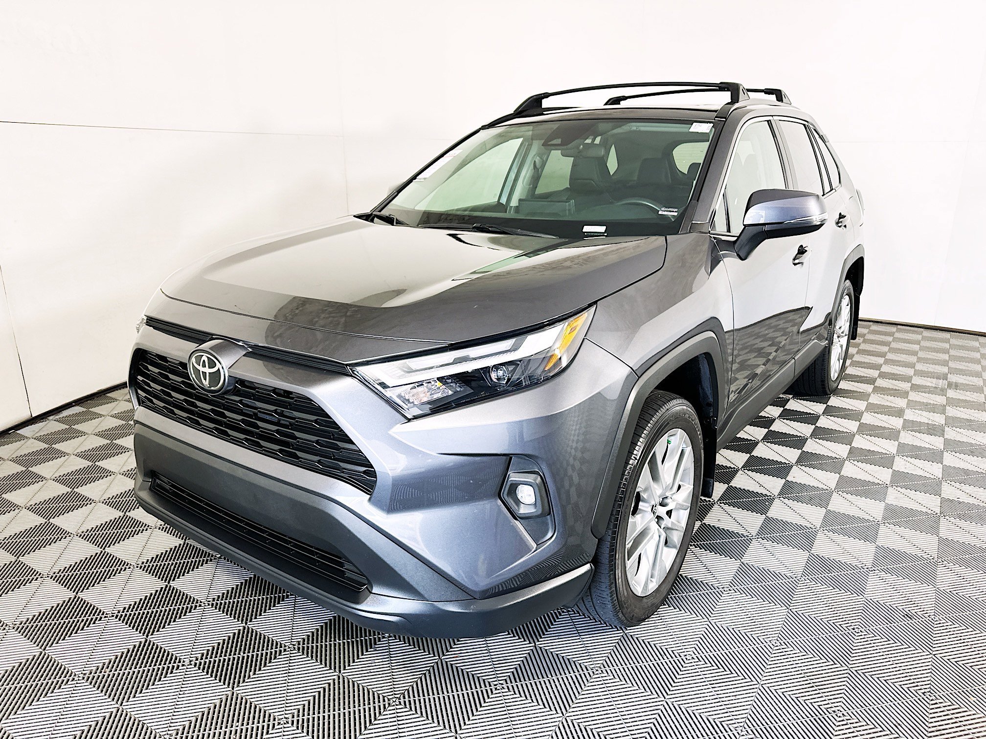 Used 2024 Magnetic Gray Metallic Toyota XLE Premium image 7