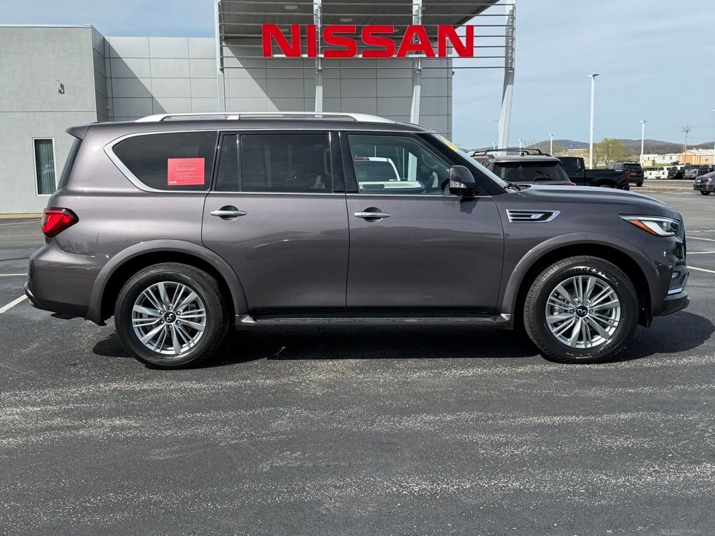 Used 2024 Gray INFINITI LUXE image 5