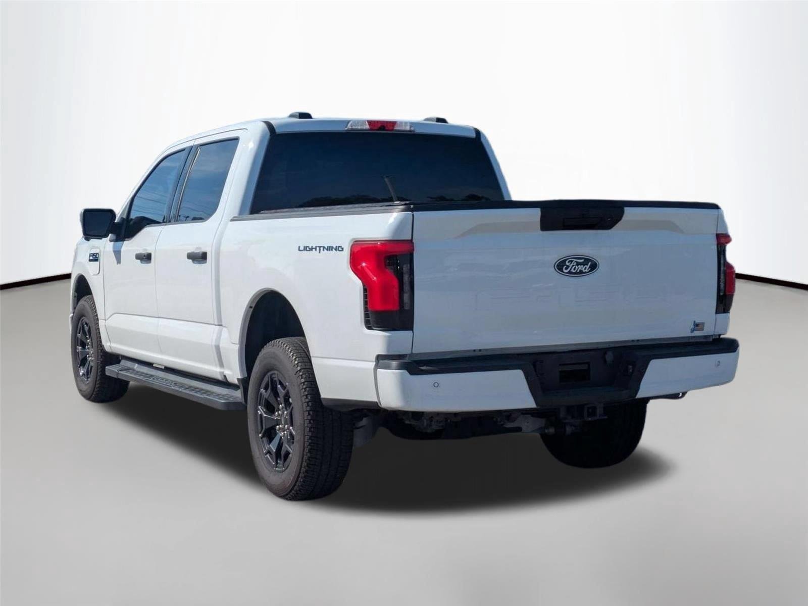 Used 2025 Oxford White Ford XLT image 7