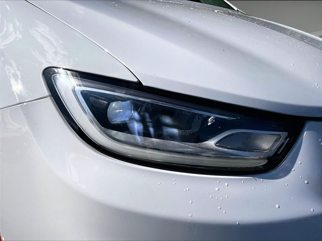 Used 2023 Bright White Clearcoat Chrysler Touring L image 34