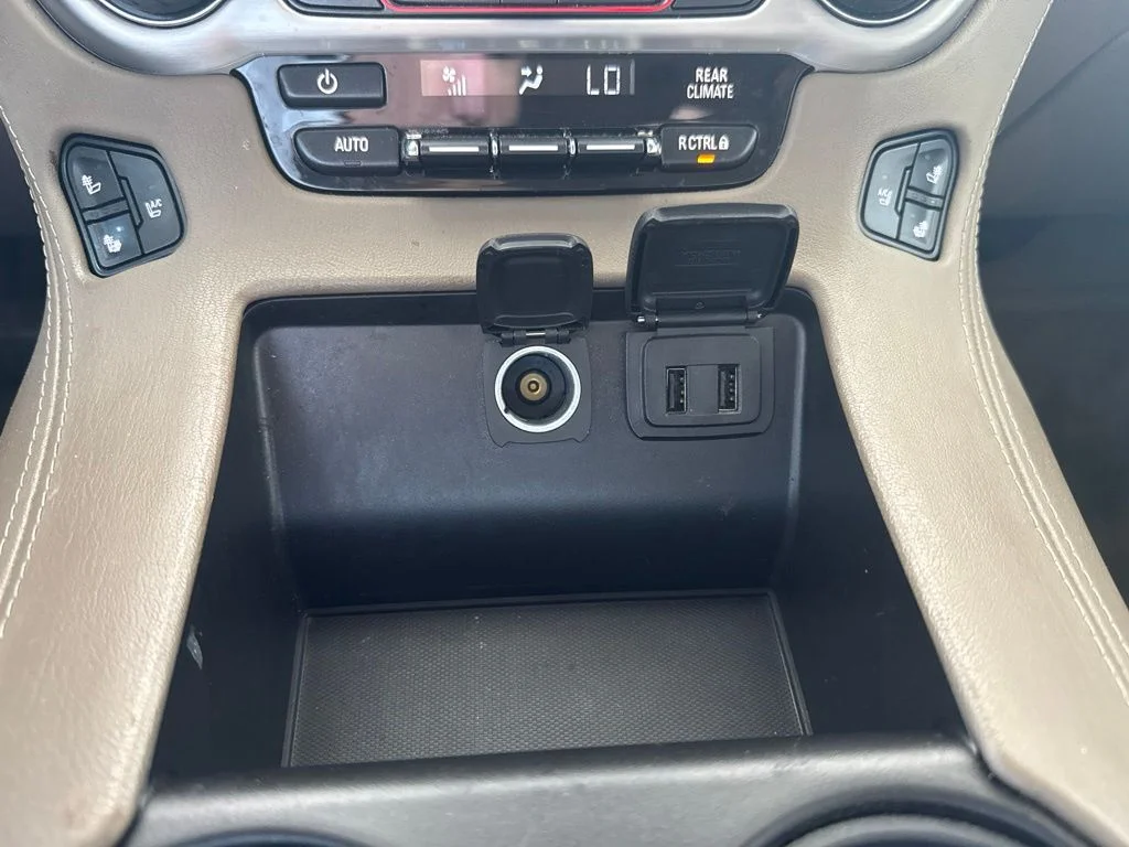 Used 2016 White GMC SLT image 19