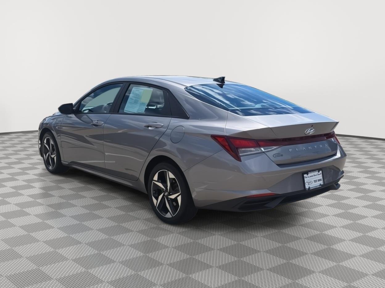 Used 2023 Fluid Metal Hyundai SEL image 7
