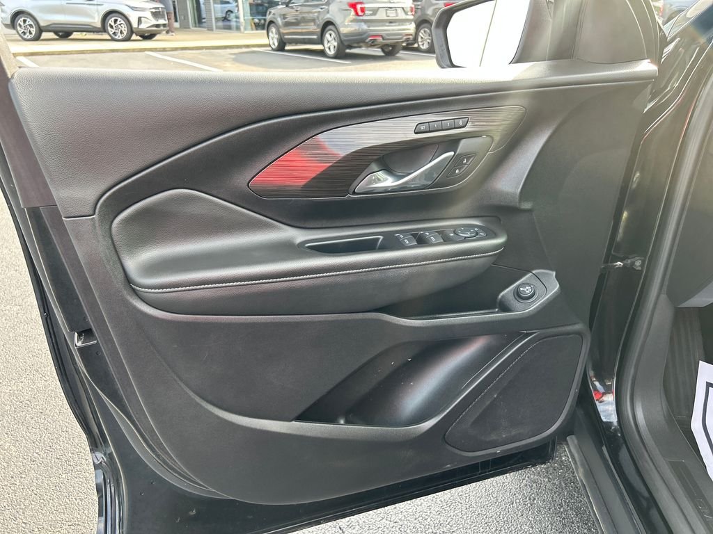 2024 GMC Terrain SLT - Photo 12