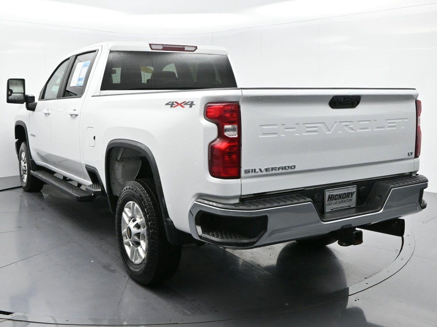 Used 2022 Summit White Chevrolet LT image 5
