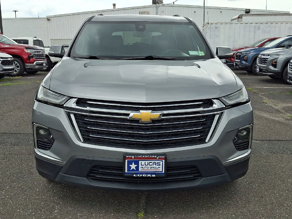 Used 2023 Sterling Gray Metallic Chevrolet LT Leather image 4
