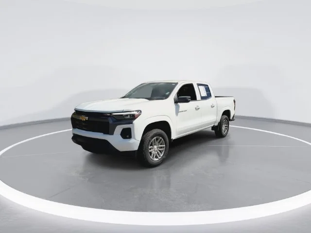 Used 2026 White Chevrolet LT image 4