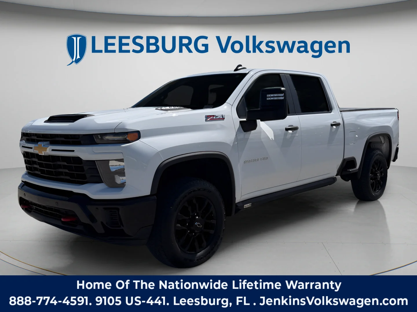 Used 2025 Summit White Chevrolet Custom image 12
