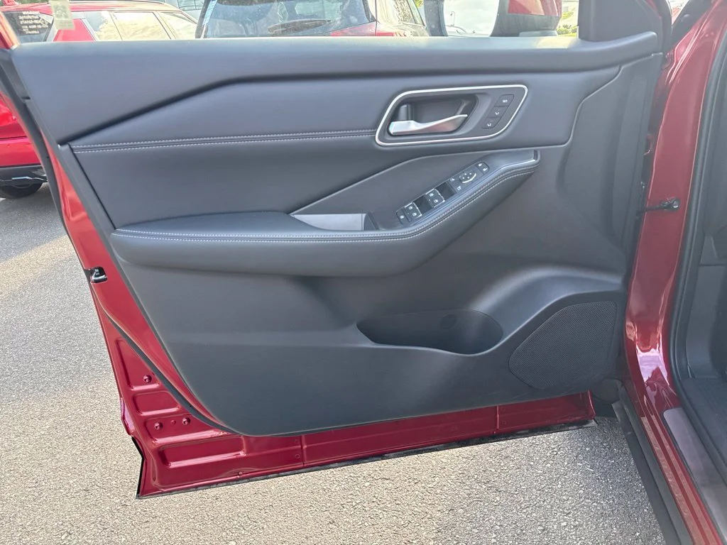 2026 Nissan Rogue Platinum - Photo 15