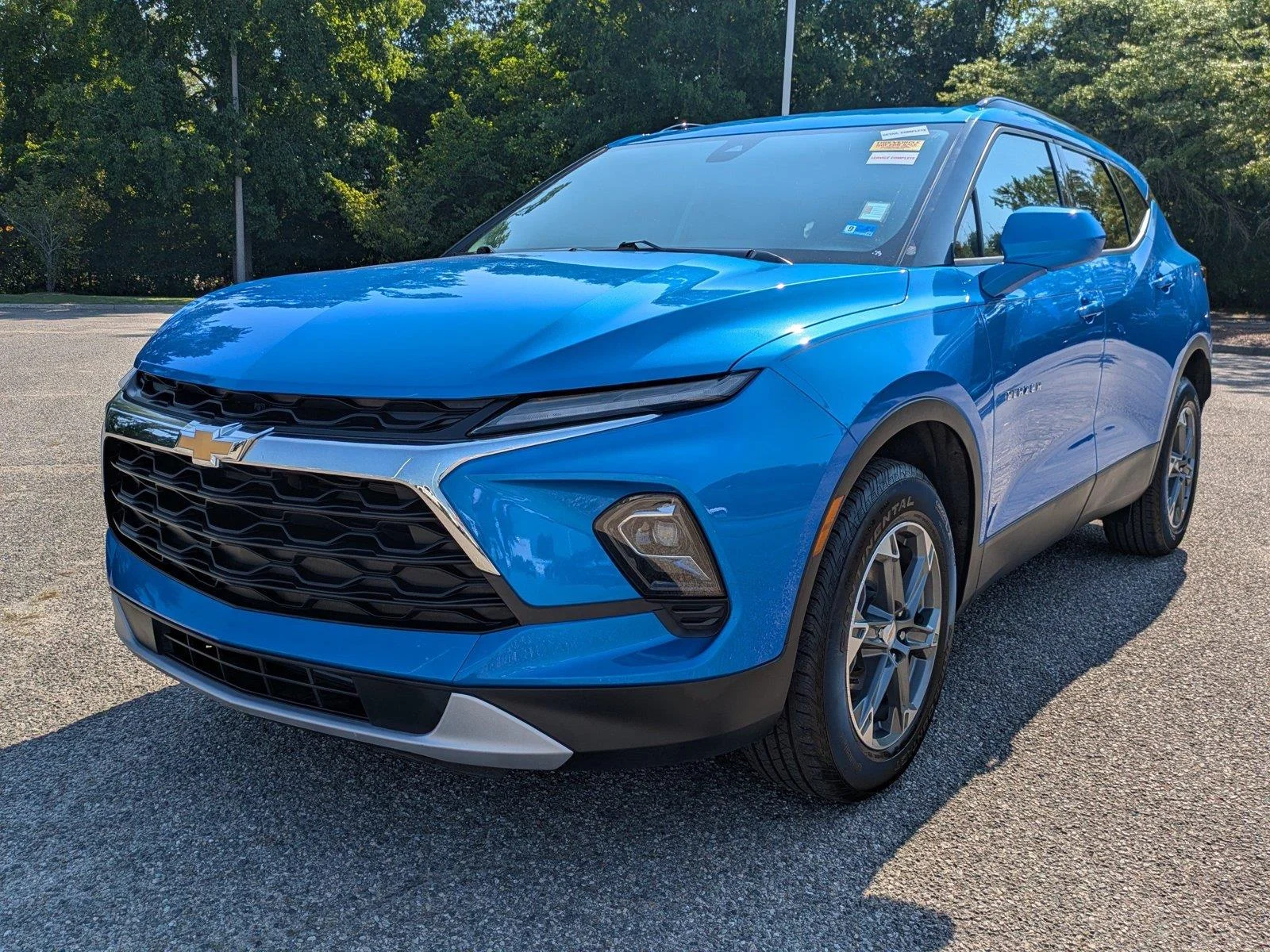 Used 2025 Riptide Blue Metallic Chevrolet LT image 8