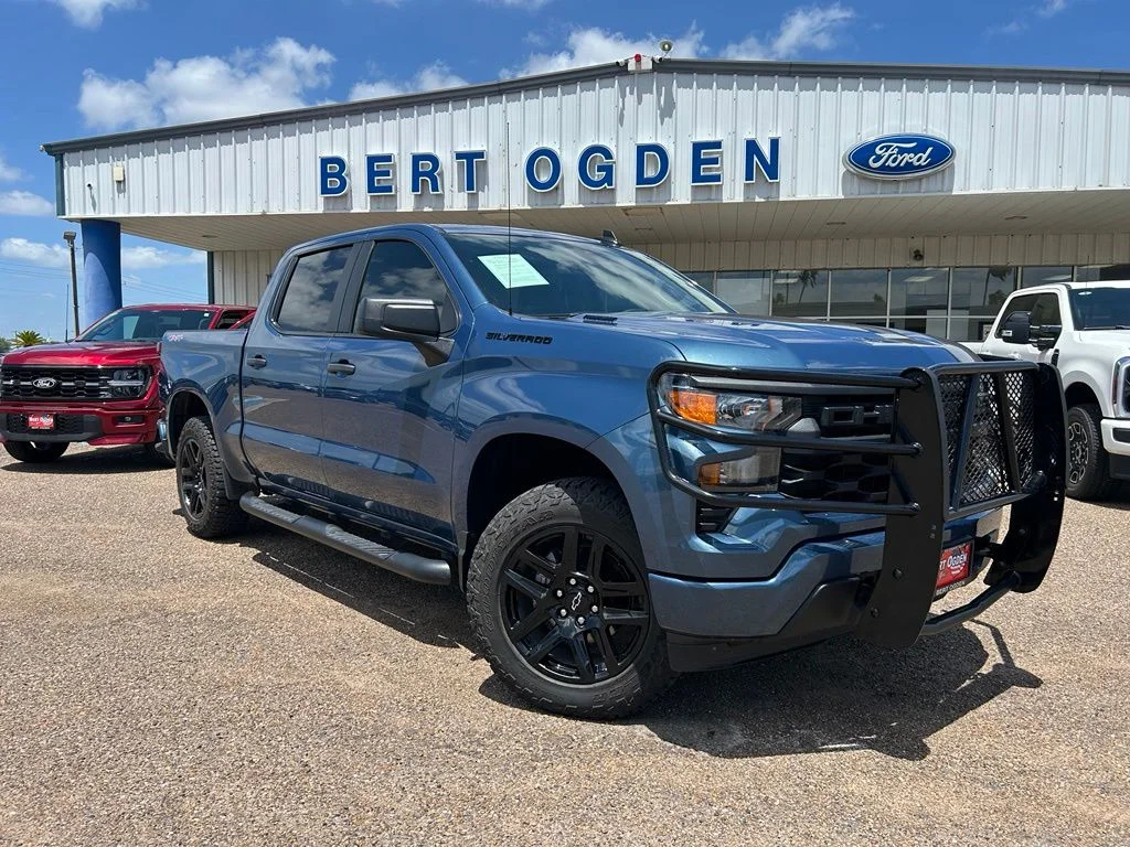Used 2024 Blue Chevrolet Custom image 1