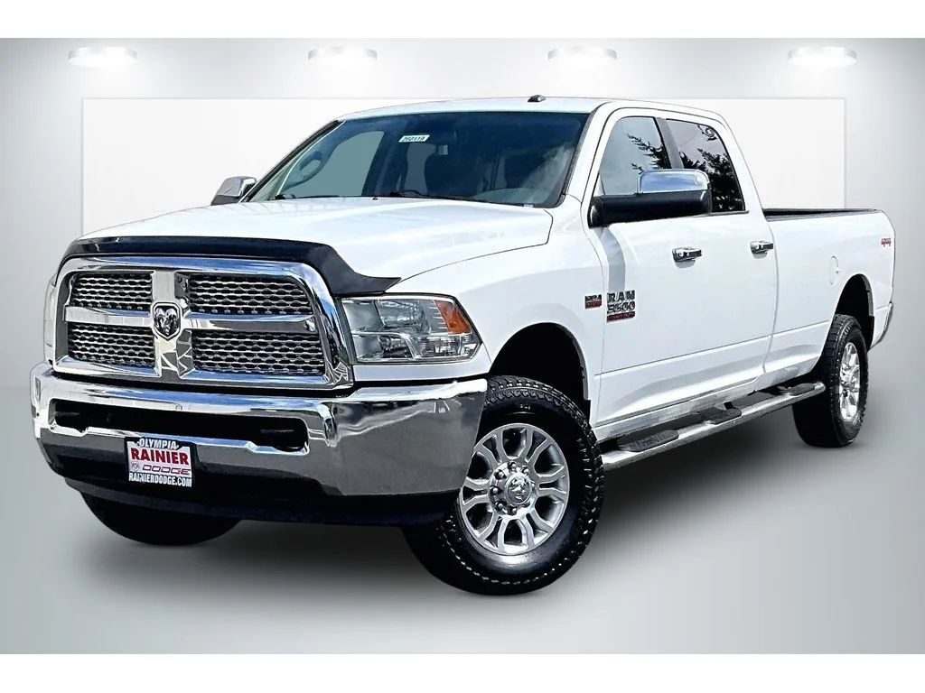 Used 2014  Ram SLT image 2