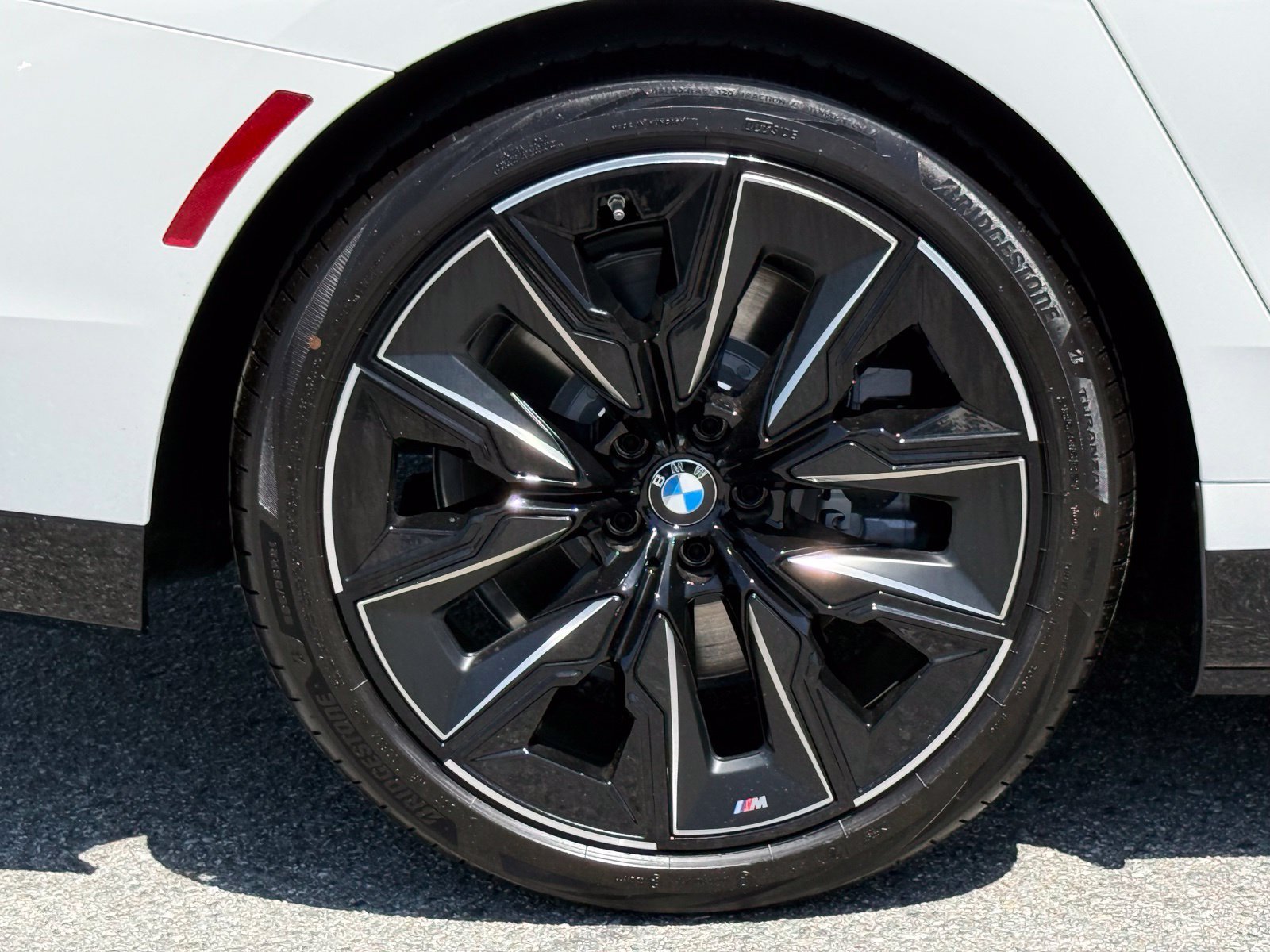 2026 BMW 7 Series 750e - Photo 18
