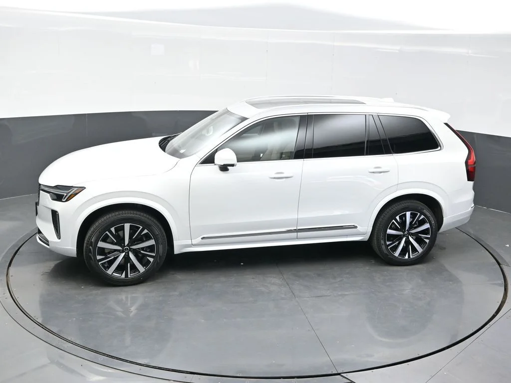 Used 2026 Crystal White Volvo Core image 37