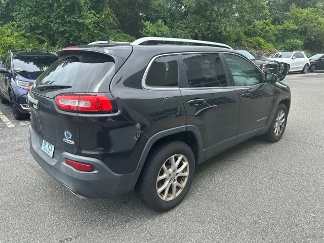 Used 2016 Black Jeep Latitude image 4