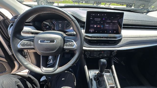 Certified Used 2022 Silver Jeep Limited image 23