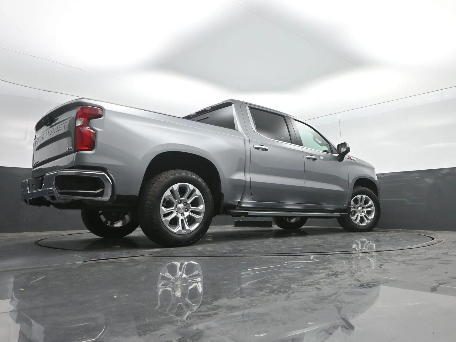 Used 2025 Sterling Gray Metallic Chevrolet LTZ image 41