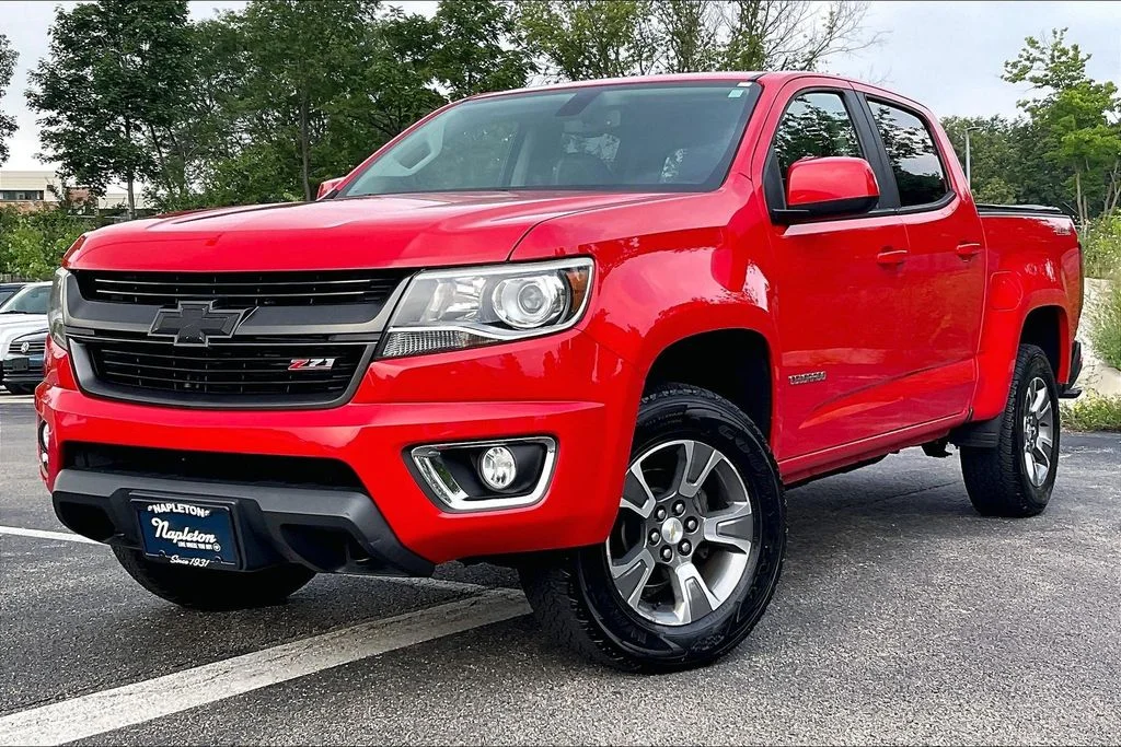Used 2015 Red Chevrolet Z71 image 2