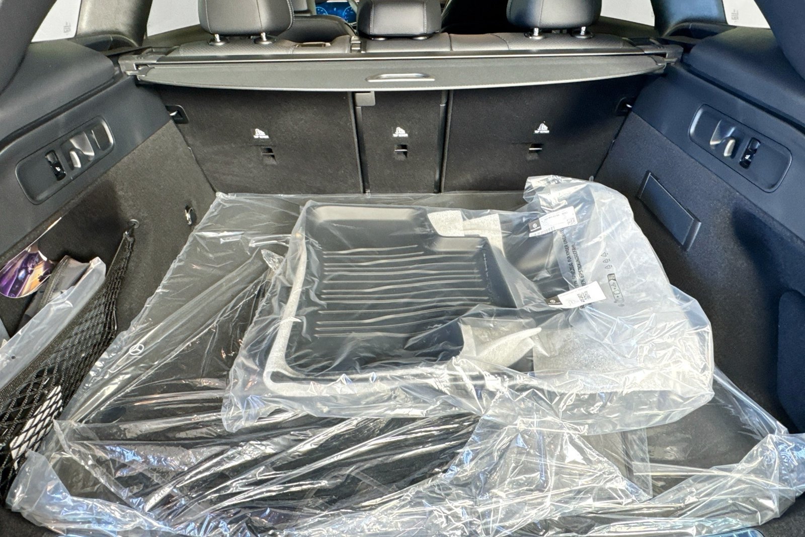 New 2026 Manufaktur Alpine Grey Mercedes-Benz GLC 300 image 23
