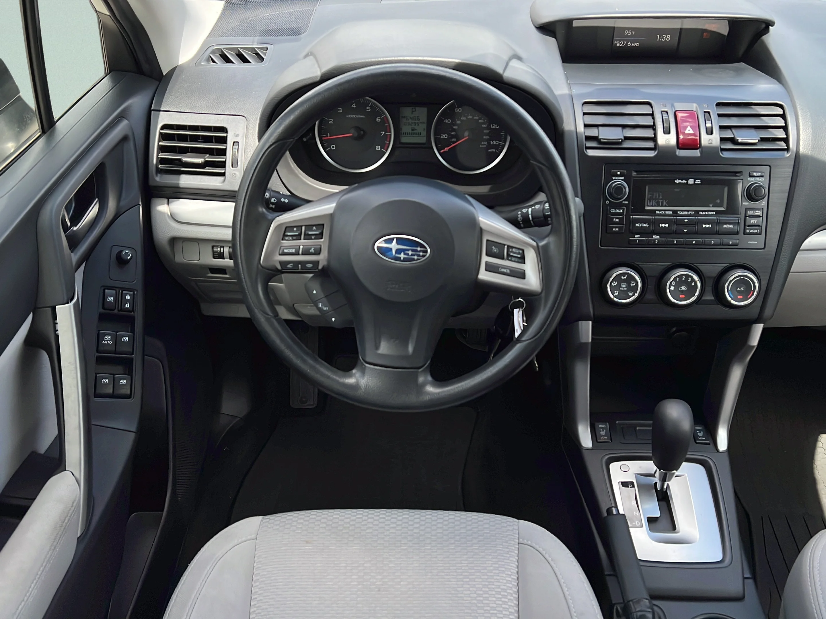 Used 2015 Satin White Pearl Subaru 2.5i Premium image 15