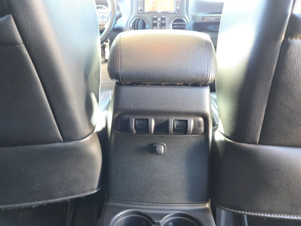 Used 2017 White Jeep Unlimited Sahara image 19