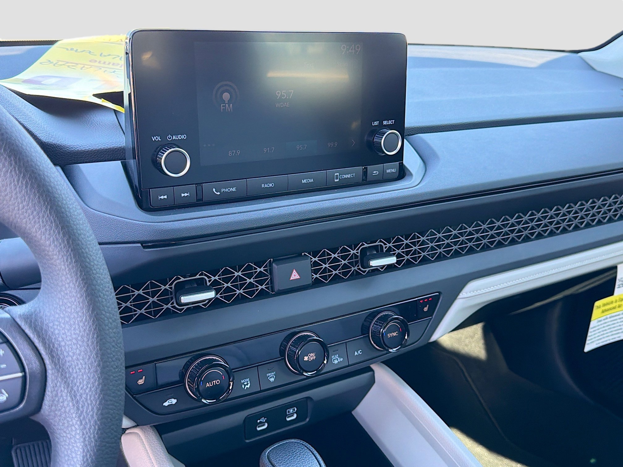 2025 Honda Accord SE - Photo 29