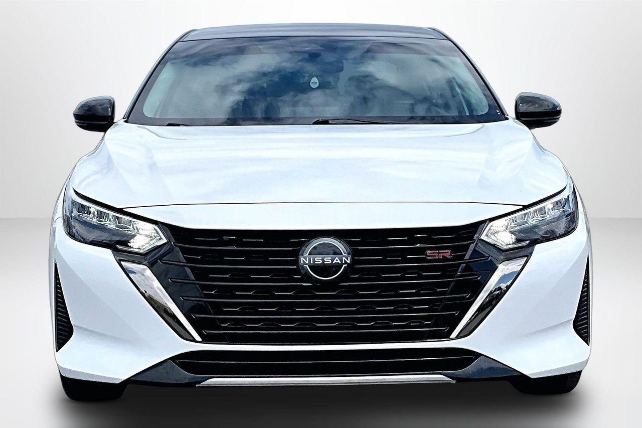 Used 2024 Aspen White Tricoat/Super Black Nissan SR Xtronic CVT image 2