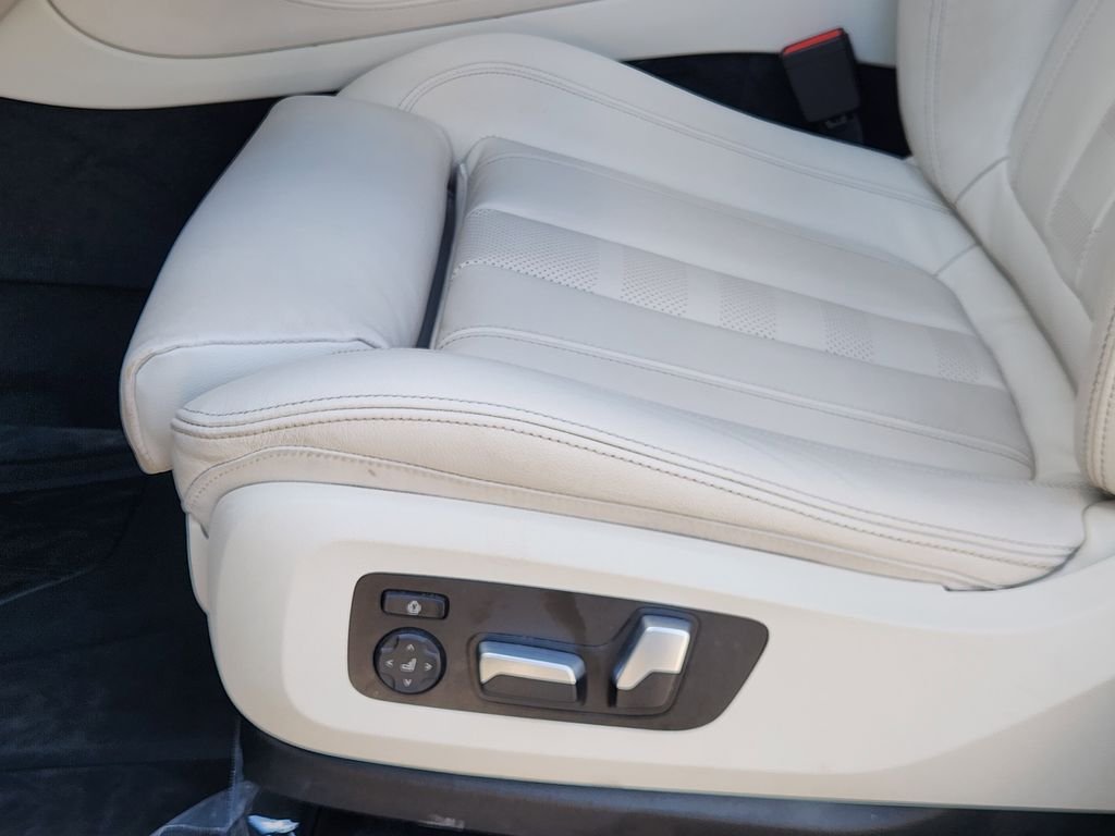 Used 2021 Blue Metallic BMW sDrive40i image 23