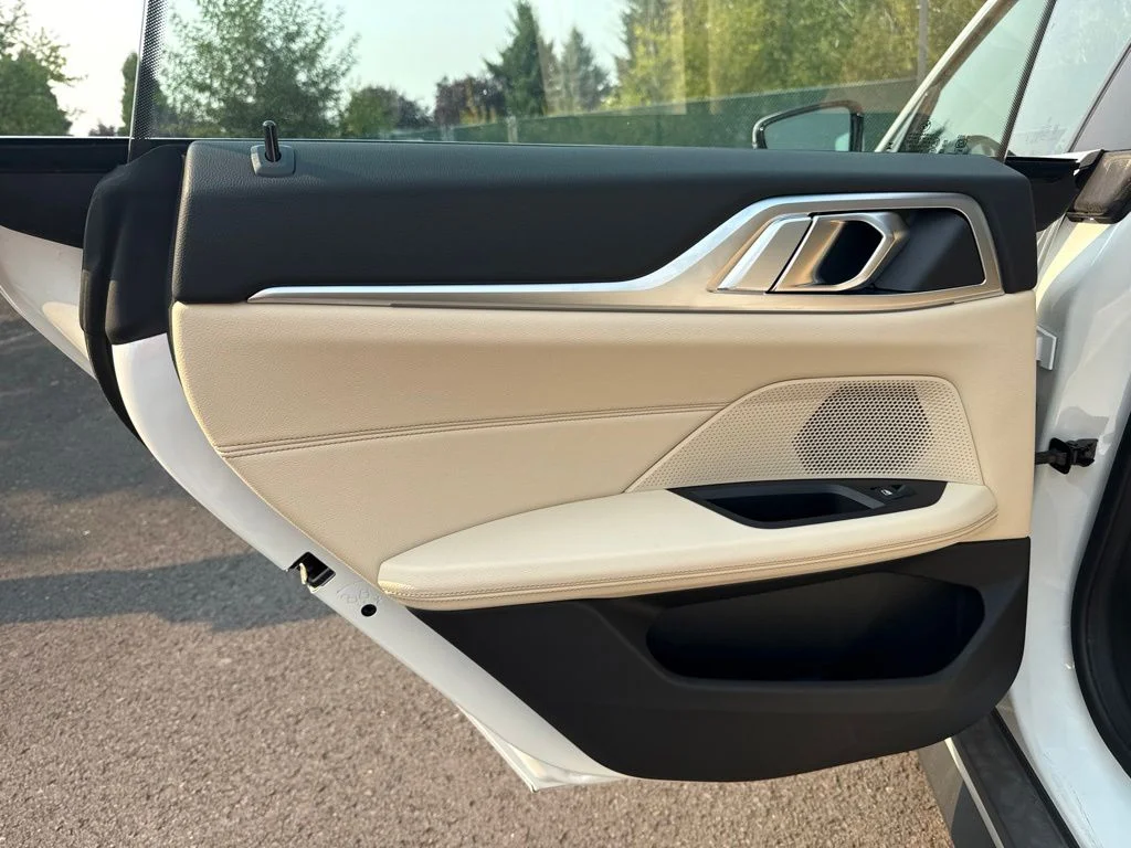 Used 2025 Alpine White BMW xDrive40 image 19