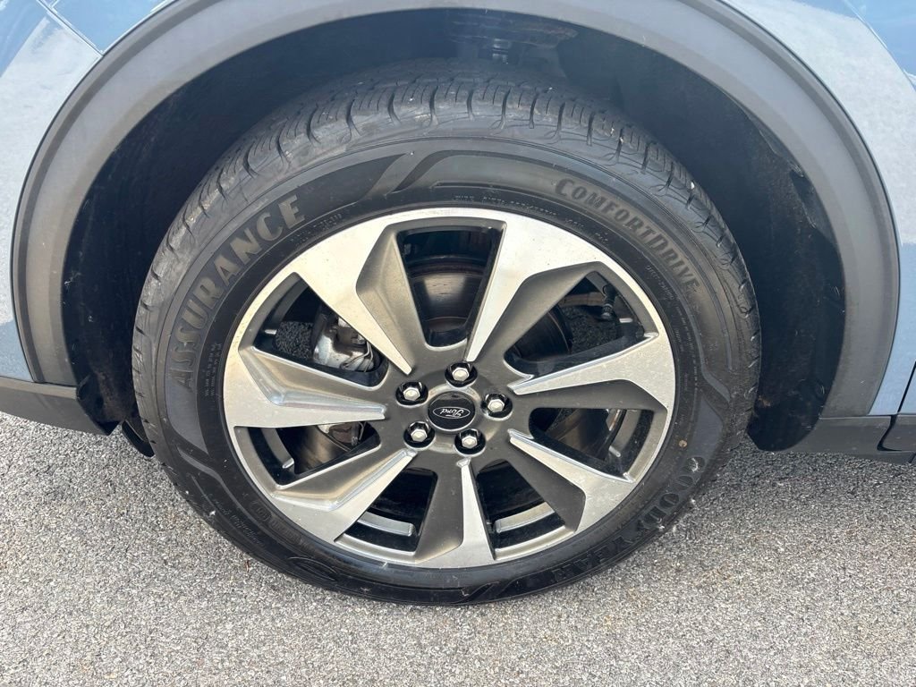 Used 2023 Blue Ford Platinum image 12