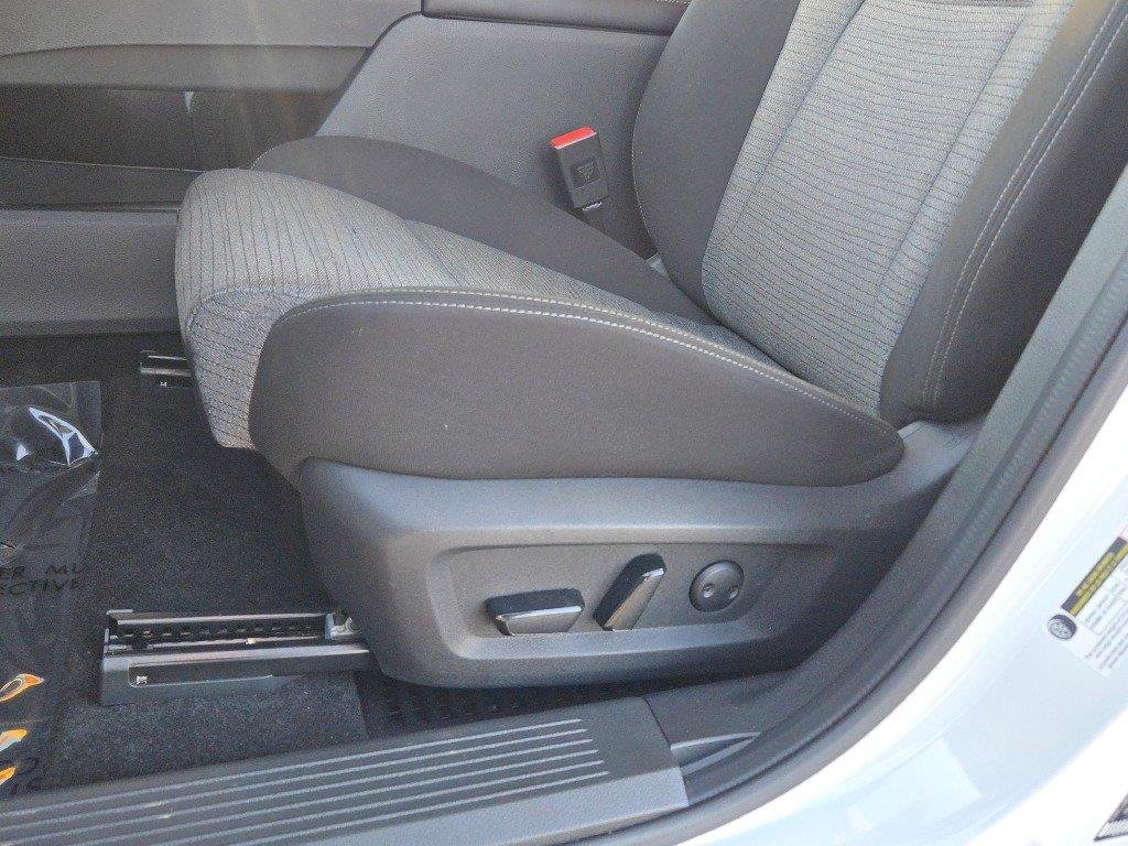 Used 2023 White Nissan SV Intelligent AWD image 22