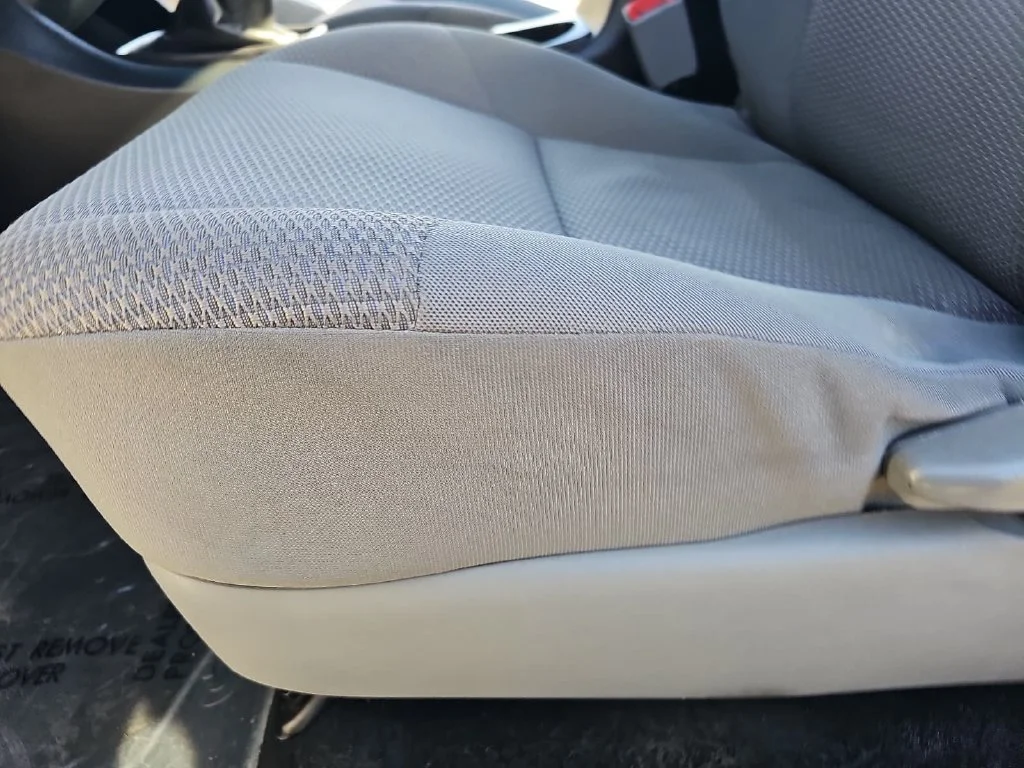 Used 2015 White Toyota Base image 27