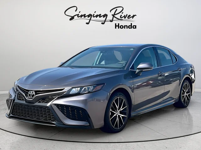 Used 2024 Predawn Gray Mica Toyota SE image 3