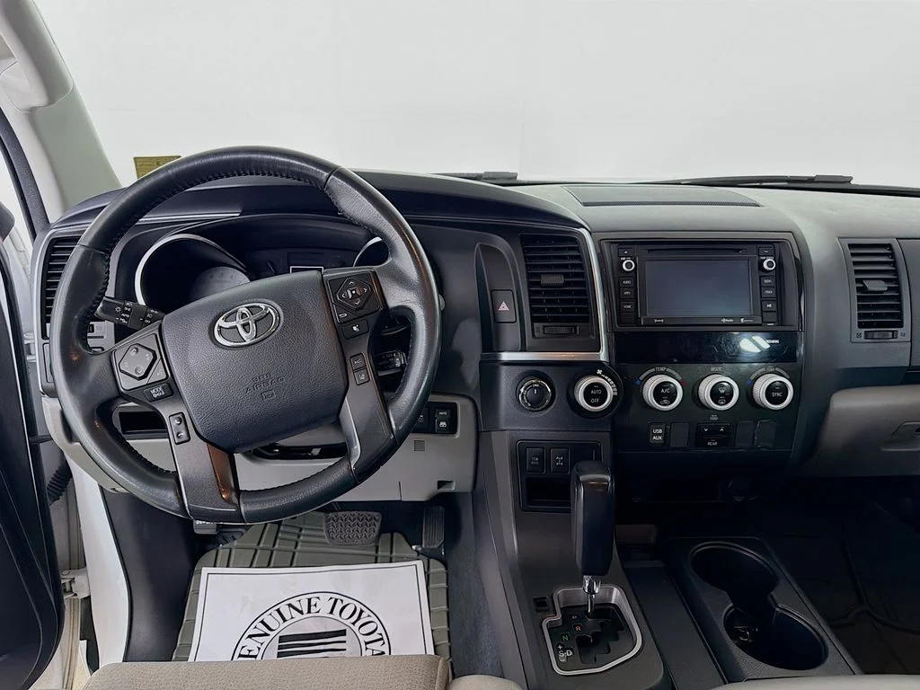 Used 2019 White Toyota SR5 image 21