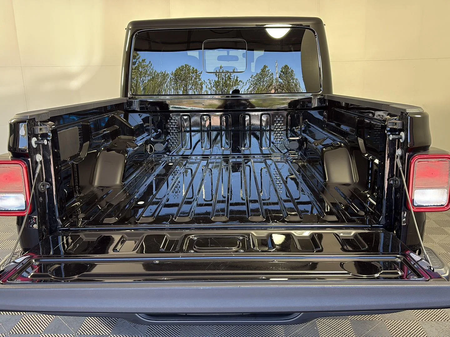 Used 2025 Black Clearcoat Jeep Nighthawk image 8