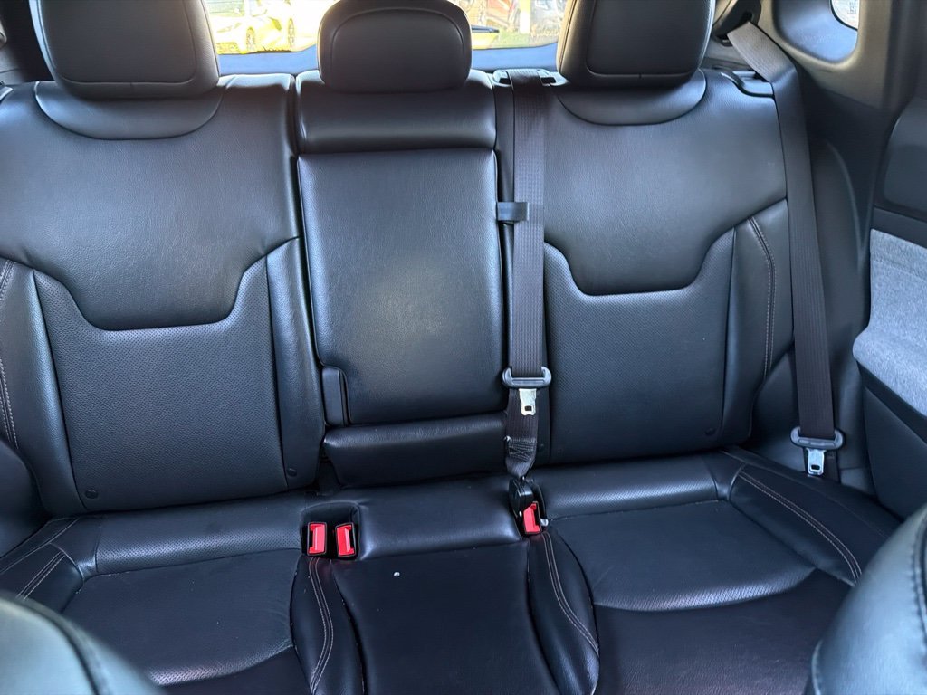 Used 2023 Red Jeep Latitude Lux image 4