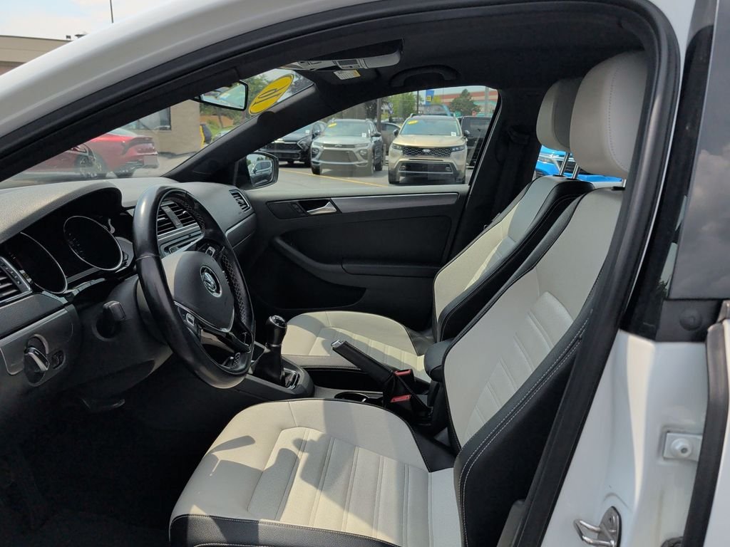 Used 2016 Pure White Volkswagen 1.8T Sport image 19