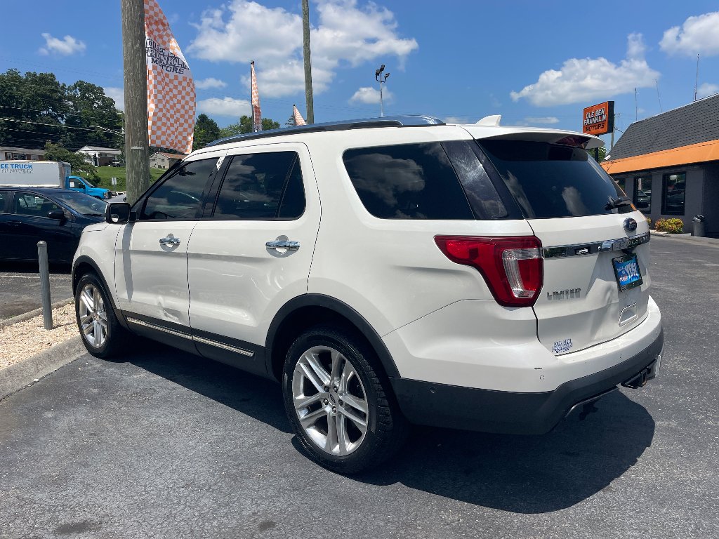 Used 2016 White Platinum Metallic Tri-Coat Ford Limited image 2