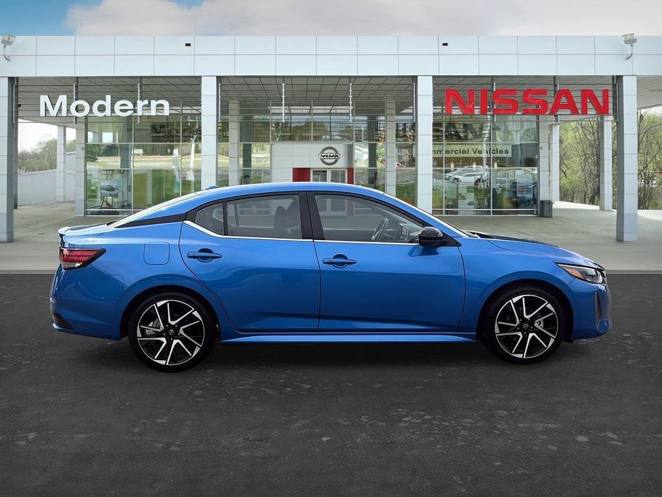 Used 2025 Electric Blue Metallic Nissan SR image 25