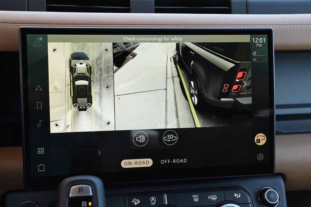 New 2026 Fuji White Land Rover X-Dynamic SE image 26