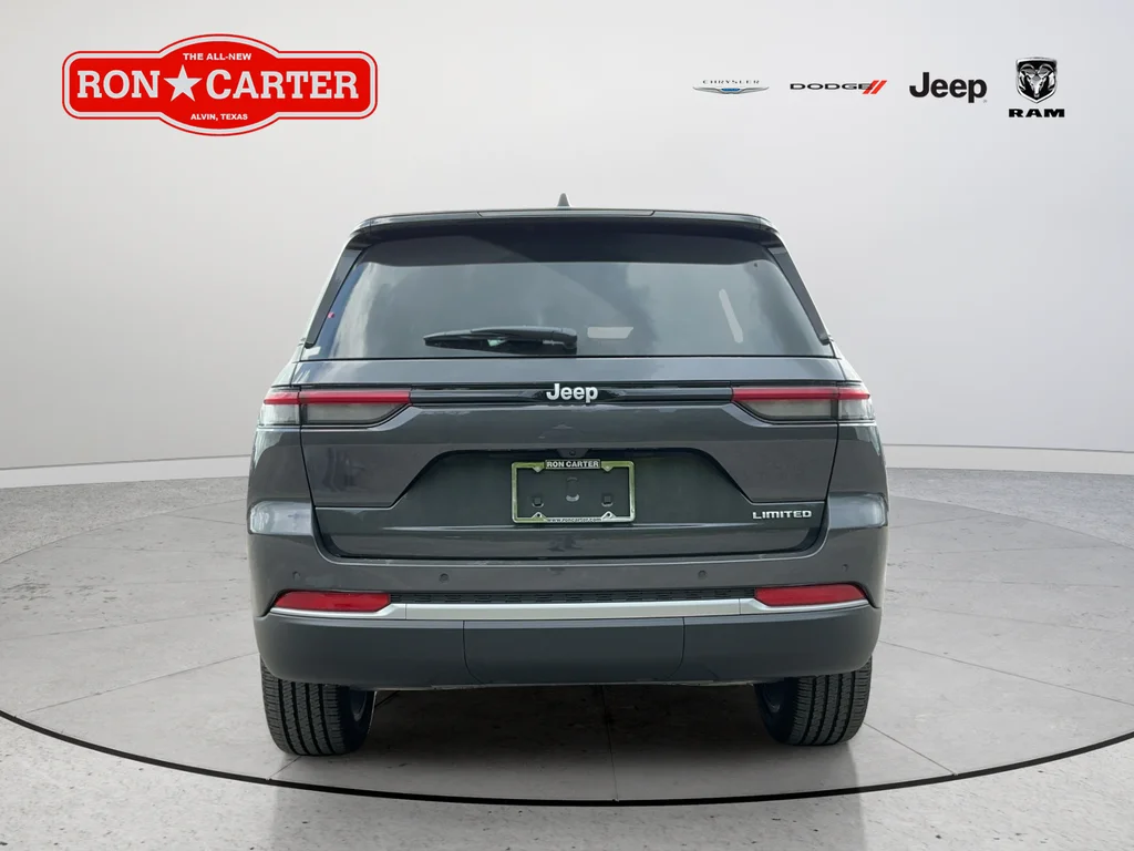 New 2026 Baltic Gray Metallic Clear-Coat Exterior Paint Jeep Limited image 5
