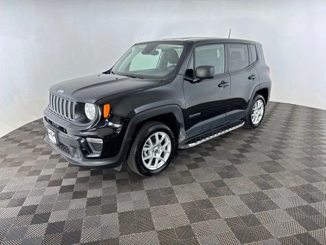 Used 2023 Black Jeep Latitude image 5
