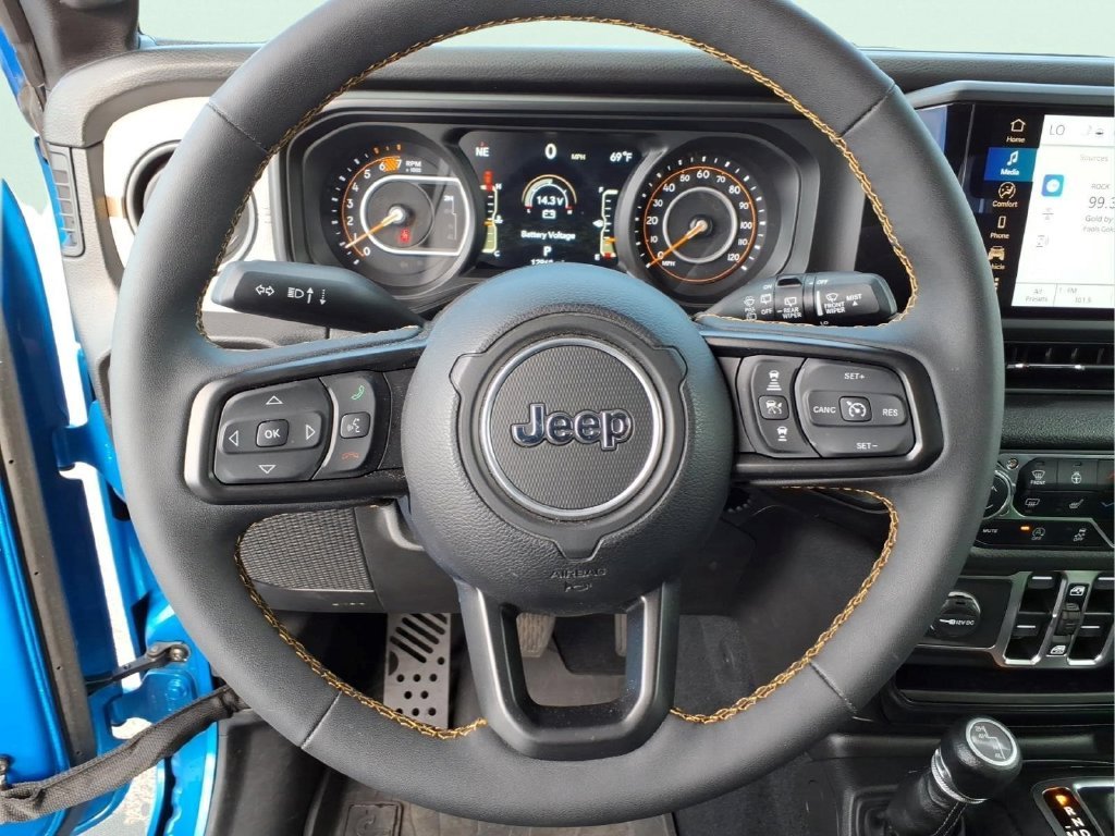 Used 2024 Blue Jeep Sport S image 21