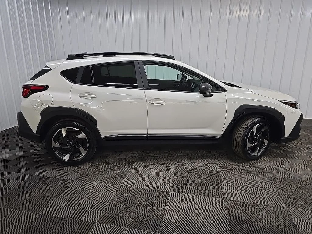 Used 2025 Crystal White Pearl Subaru Limited image 2