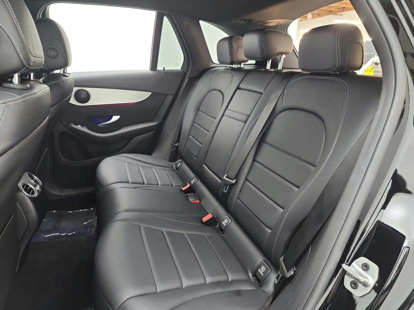 Used 2022 Black Mercedes-Benz GLC 300 SUV image 23